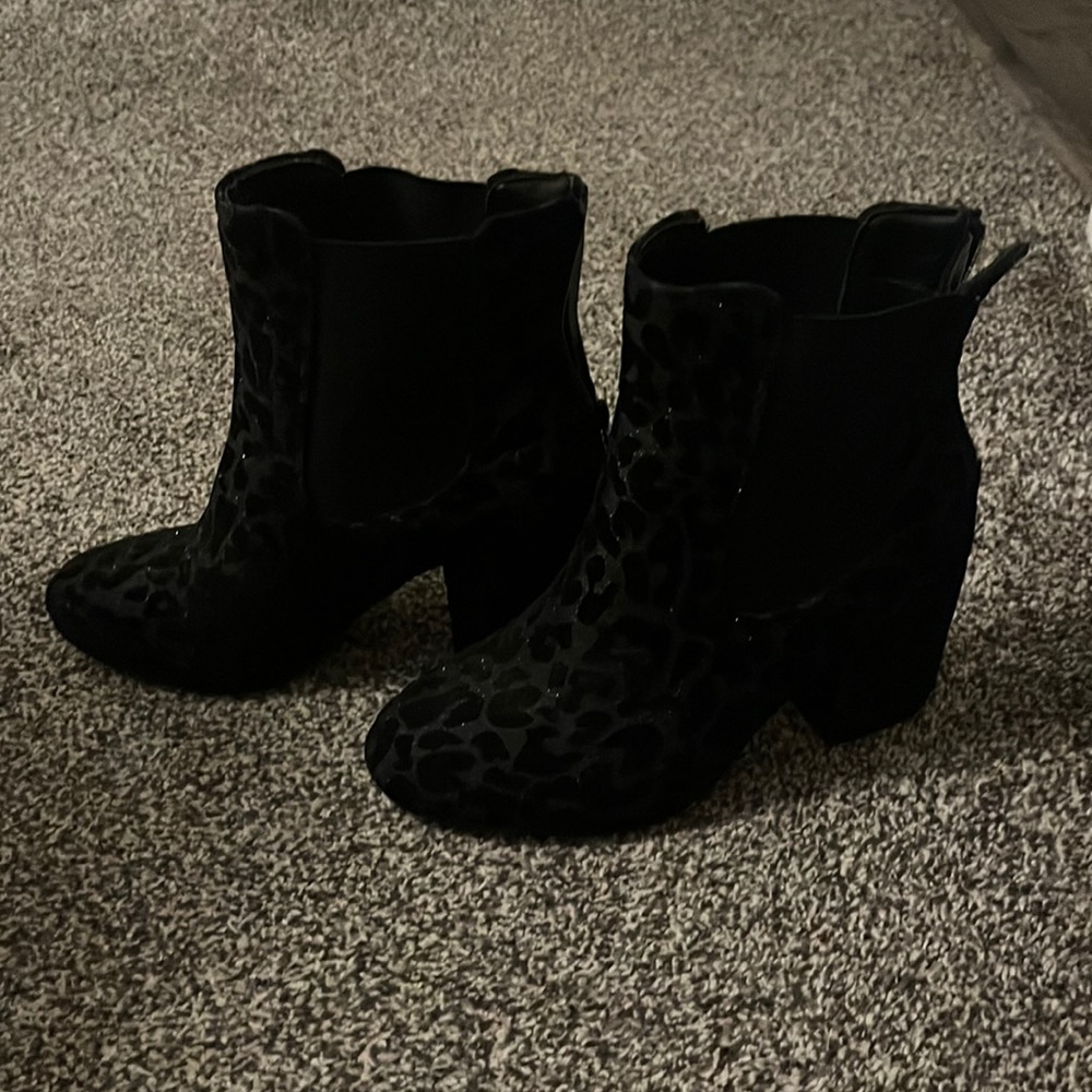 Monochromatic leopard Torrid heeled boots